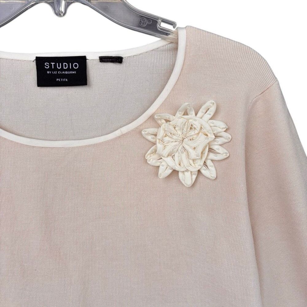 STUDIO by Liz Claiborne Y2K Cream Beige Knit Top Medium Petite Floral Appliqué - Picture 3 of 8
